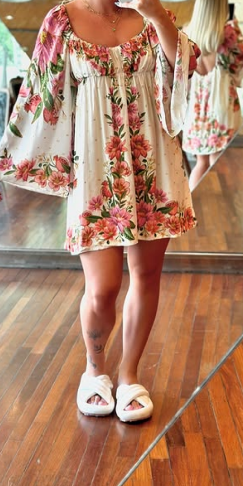 1058 | Vestido Curto Sabrina